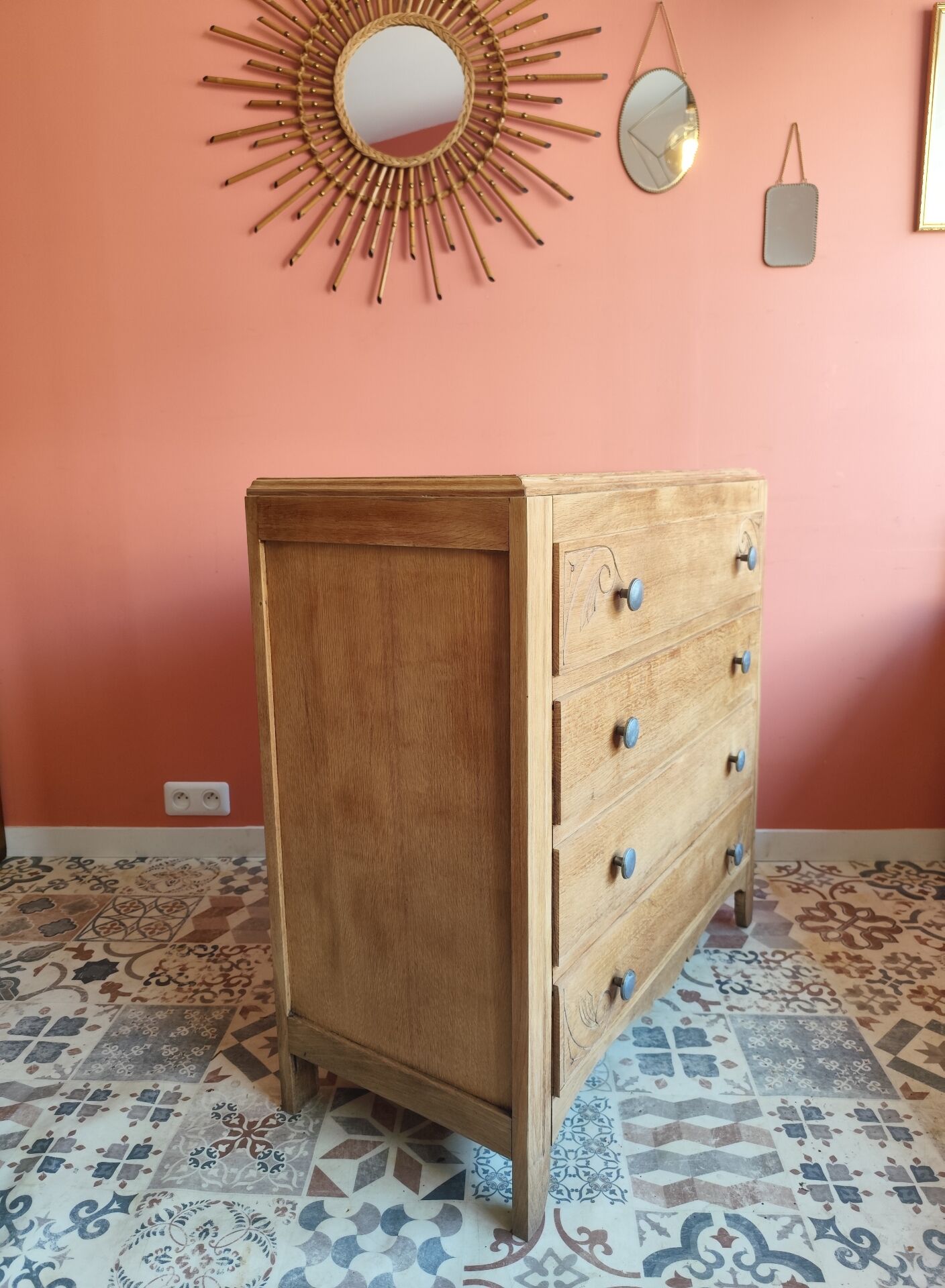 Vintage chest of drawers