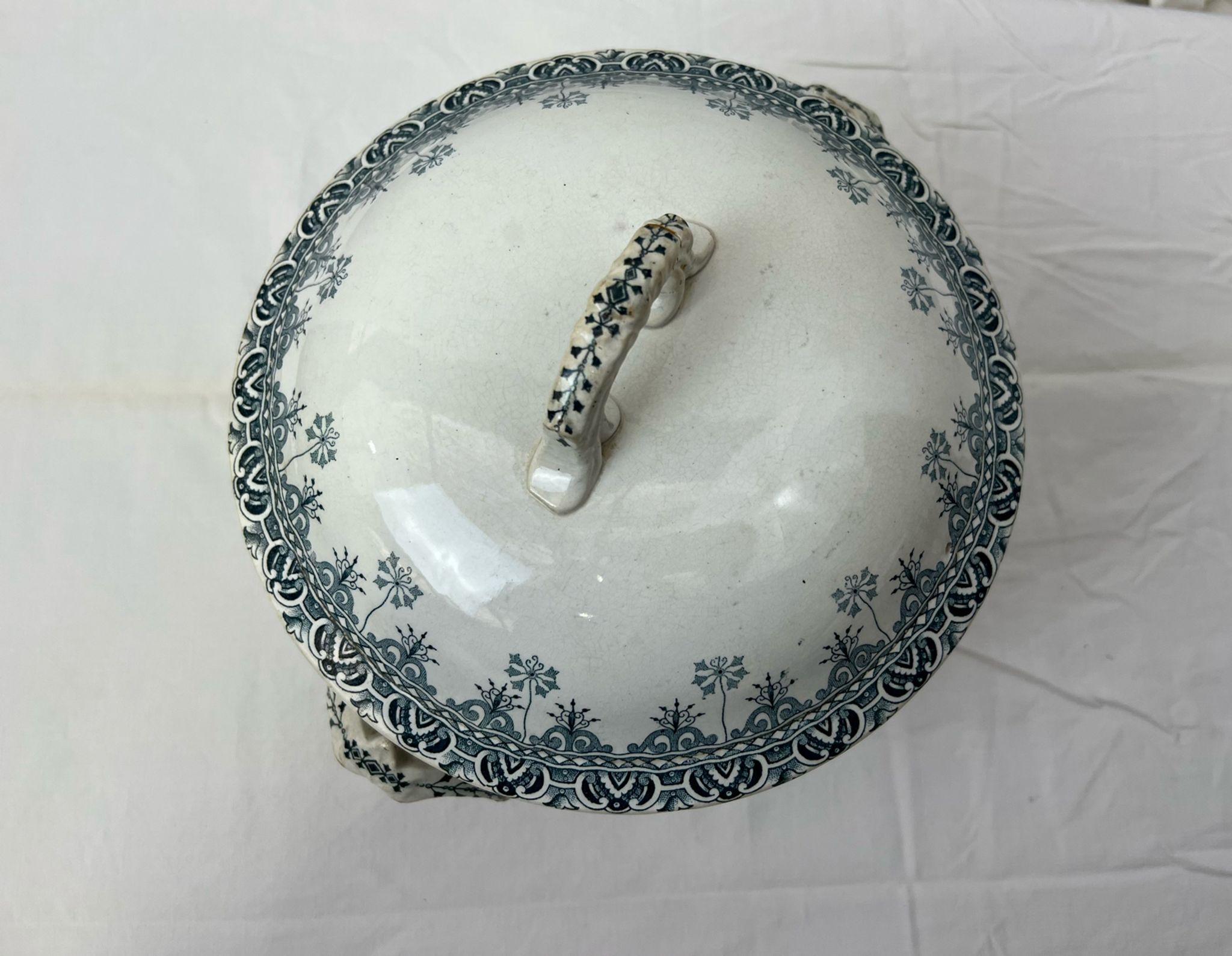 Soupière saint Amand Hamage blanc et bleu