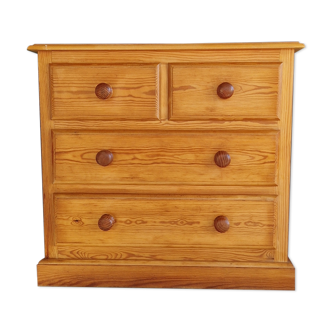 Pine chest of drawers