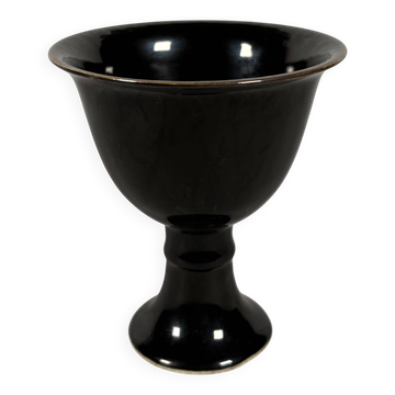 Monochrome black porcelain footed cup, 18th century China.