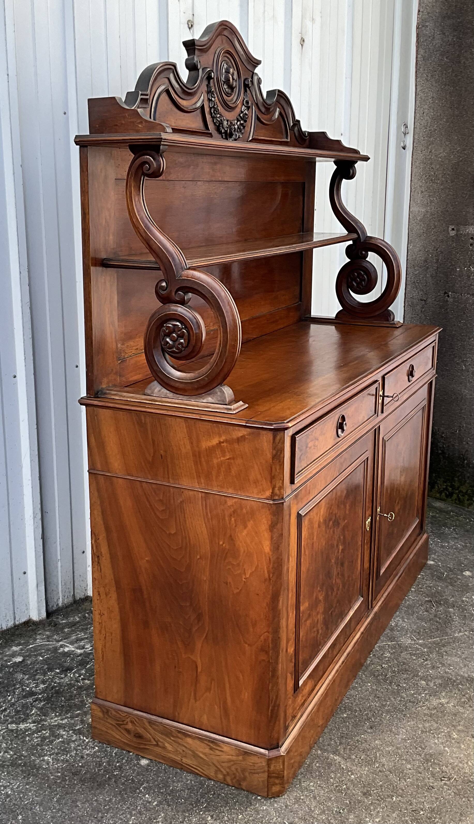 Saint-Hubert Sideboard in Burr Walnut, Late 19th Century
