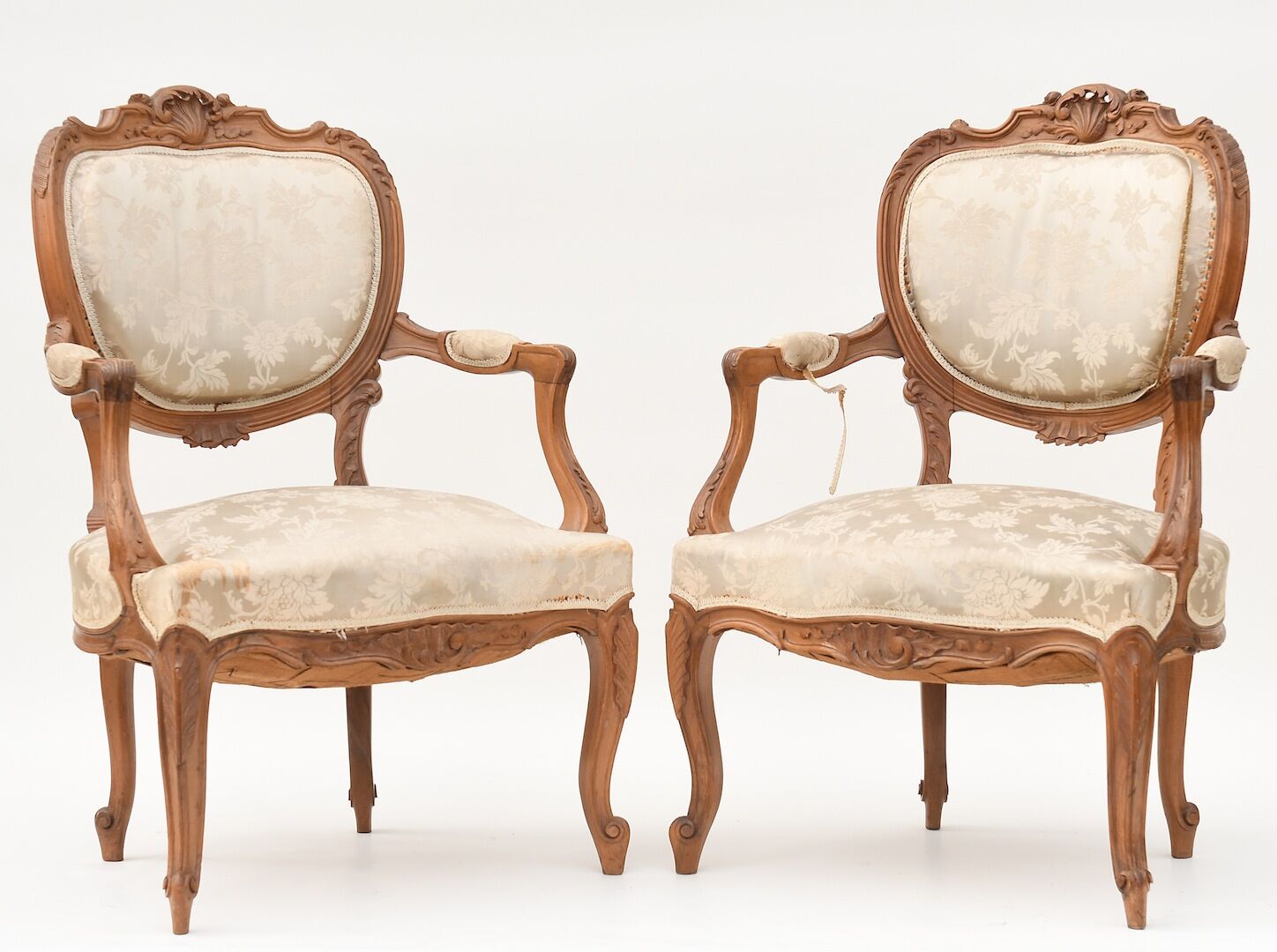 Mobilier de salon de style Louis XV