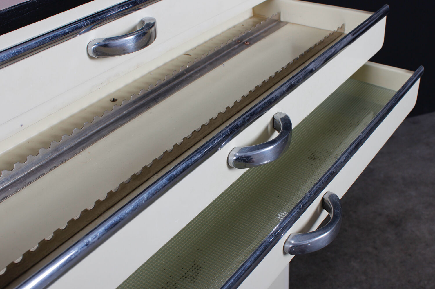 Vintage Schrank Baisch Bauhaus Industrial Design