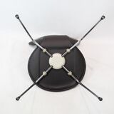 Seven chair, model 3107, designed by arne jacobsen and manufactured by fritz hansen.