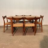 Scandinavian style extendable table