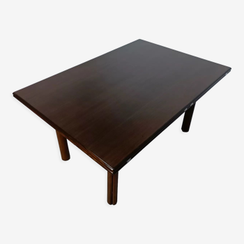 Extendable teak dining table