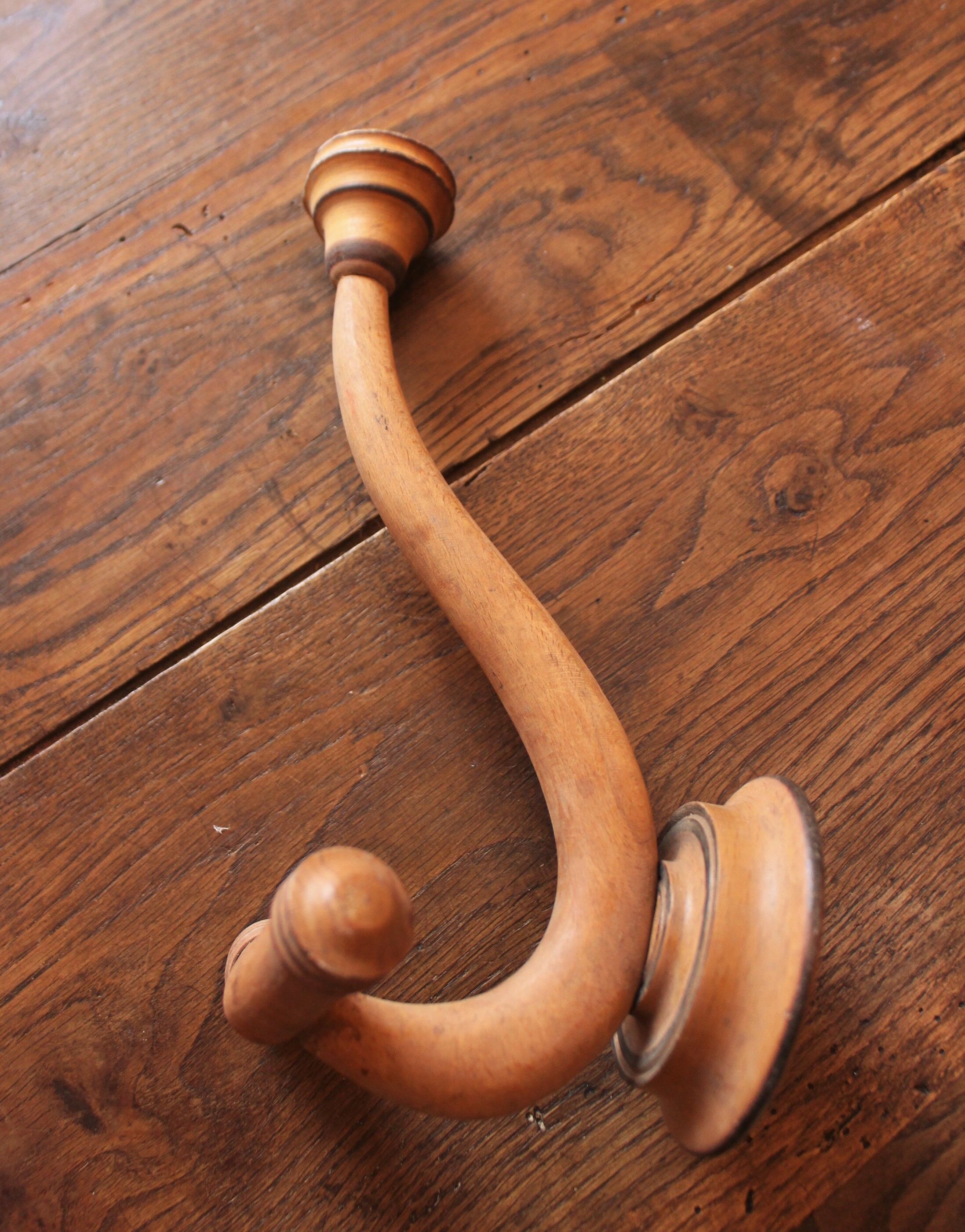 Double wood hook ball hook