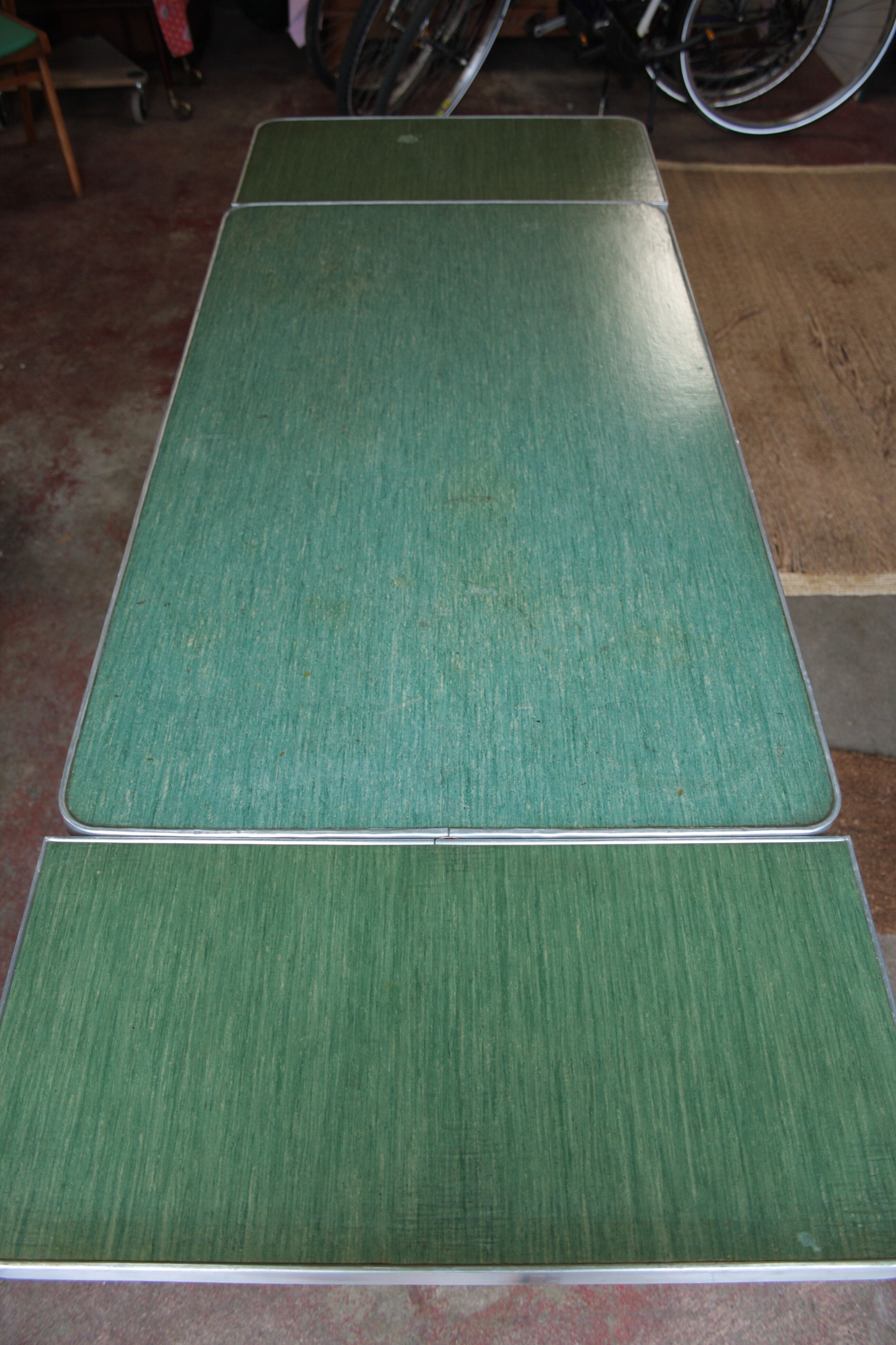 Efji extendable table form the 50s