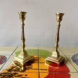 Paire d'anciens bougeoirs en laiton