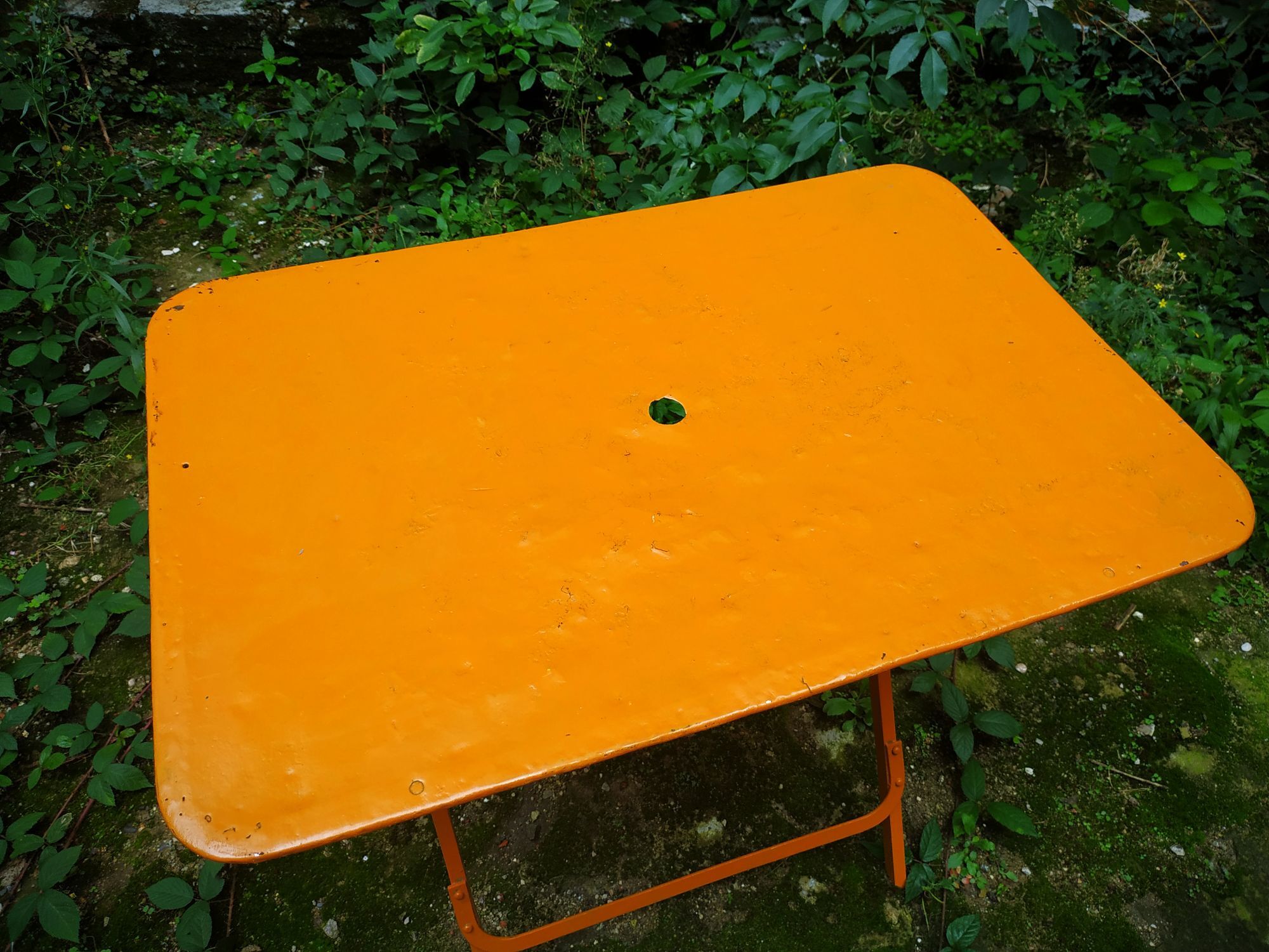 Metal folding garden table