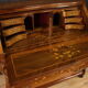 Bureau en bois incrusté du 20ème siècle