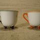 Set de 2 anciennes tasses tripode en porcelaine Amitié Souvenir XIX ème