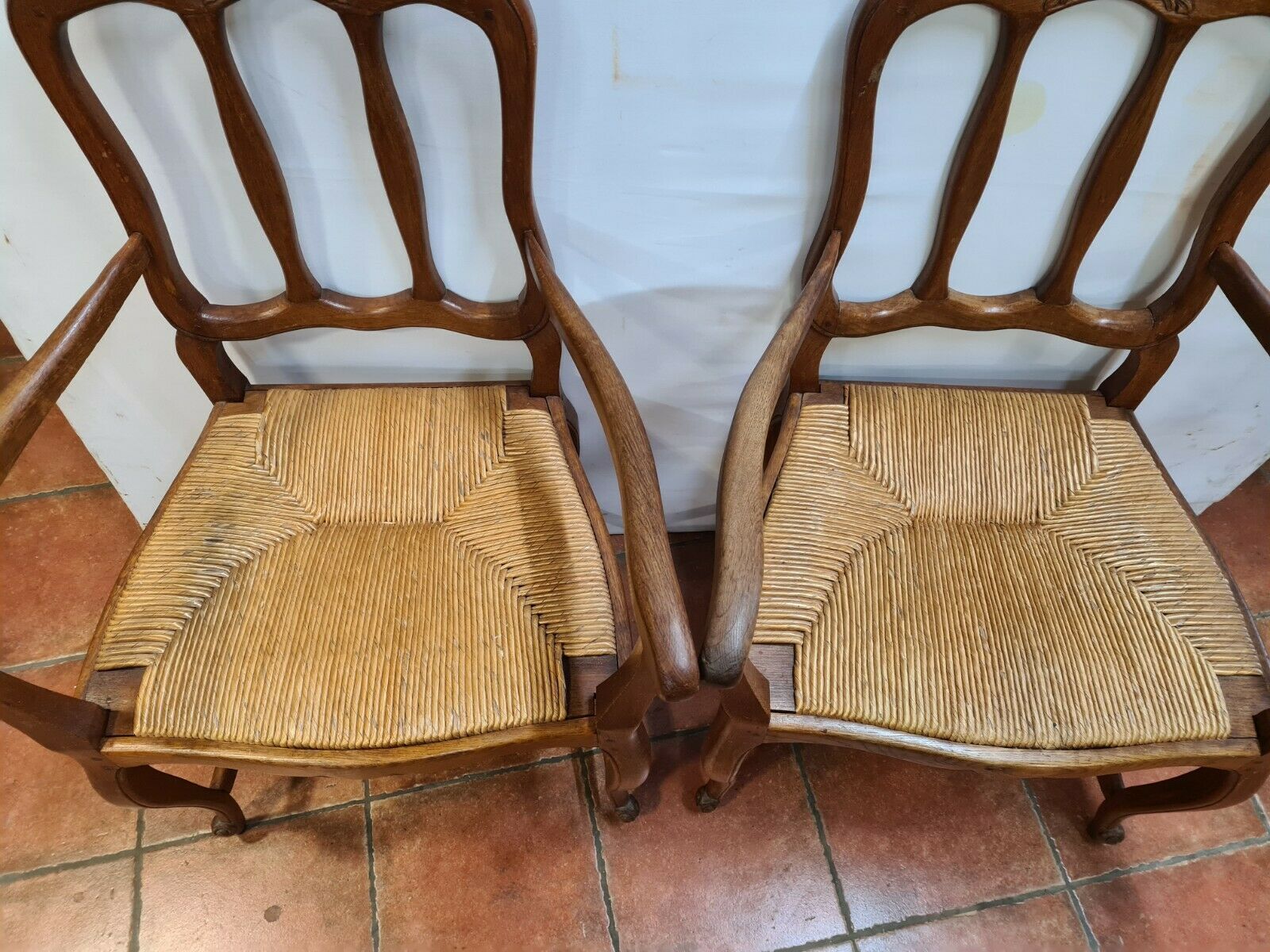 Louis XV oak-style mulched armchairs