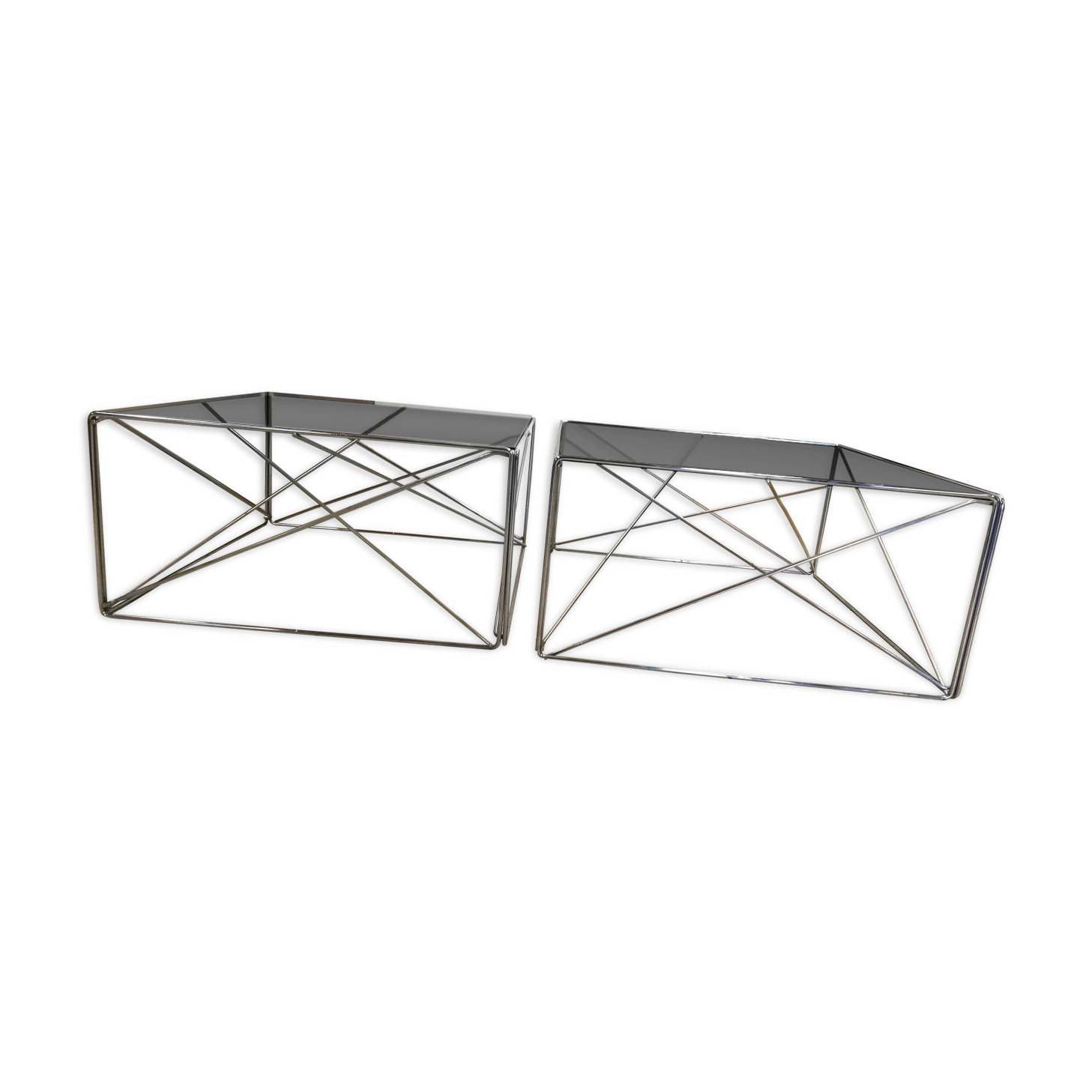 Tables basses isocèles par Max Sauze