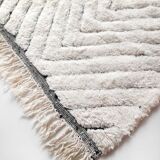Moroccan Berber carpet Beni Ouarain ecru with black diamonds engraved 300x196cm