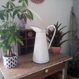 Enamelled water broc 40s