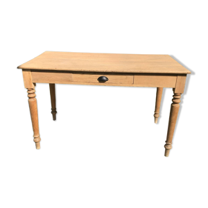 Table bureau