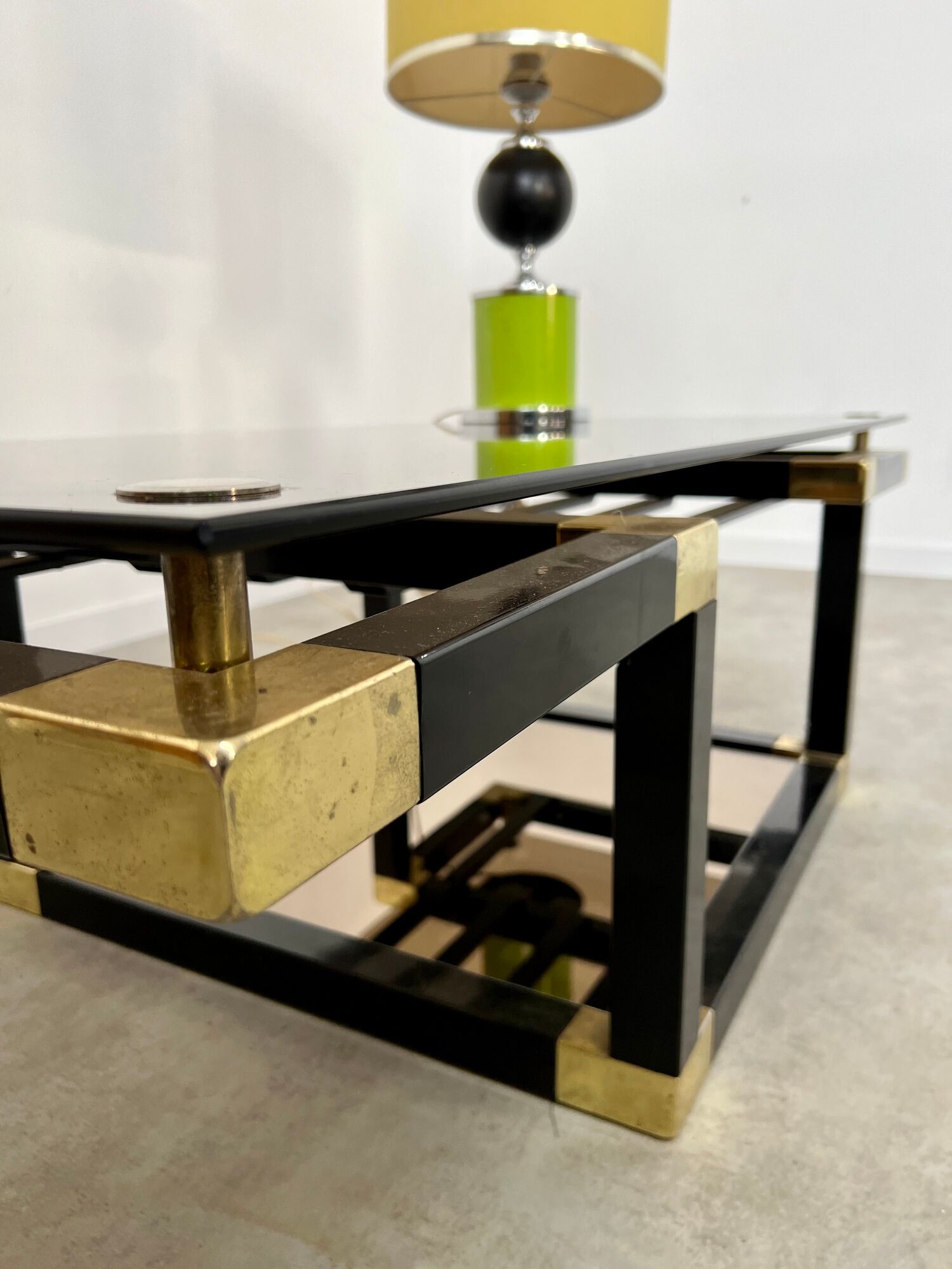 Coffee table in black and gold metal, smoked glass 70 years Romeo Rega vintage
