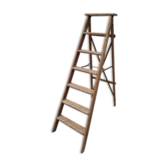 Wooden painter's stepladder