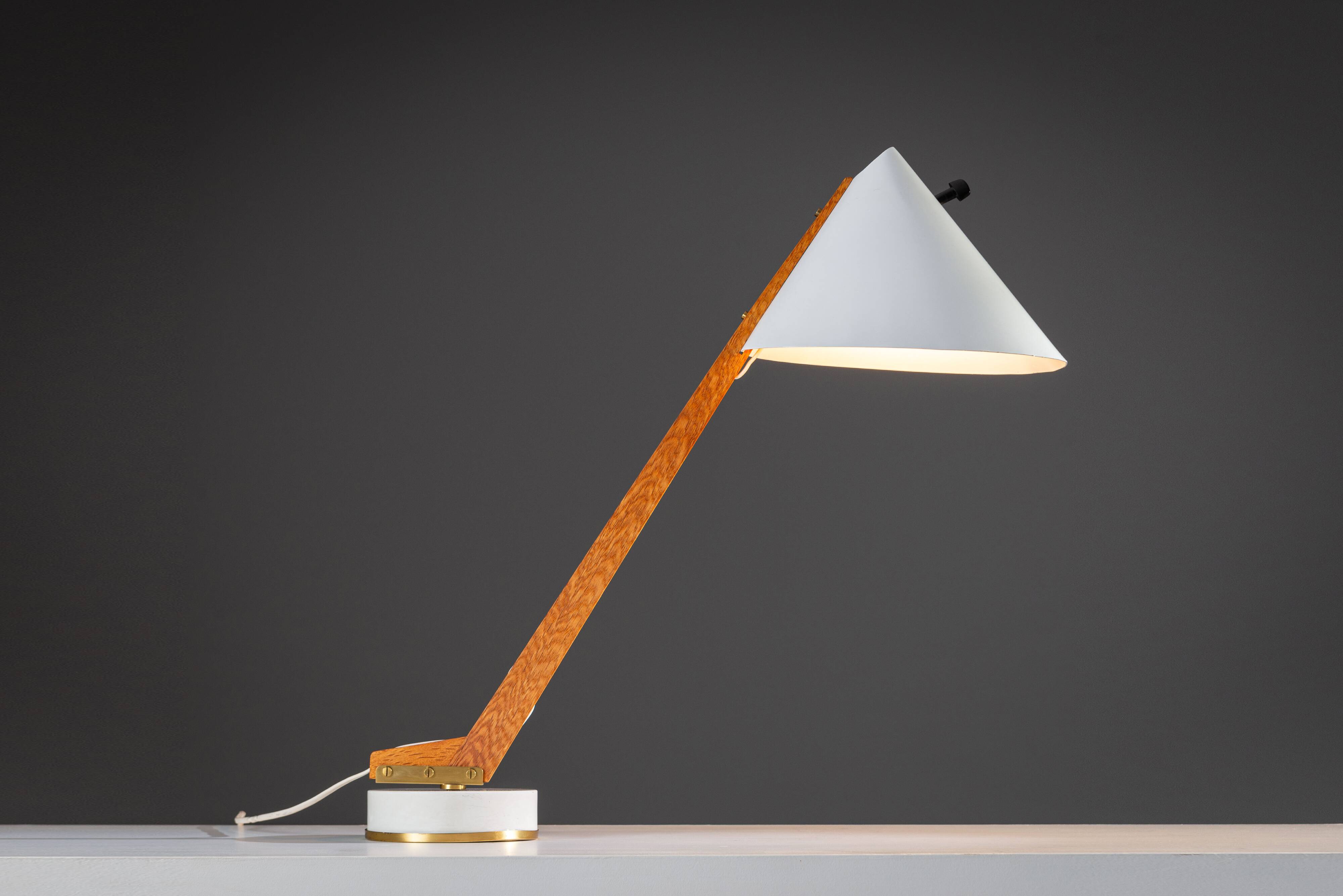 Lampe de table B54 par Hans Agne Jakobsson