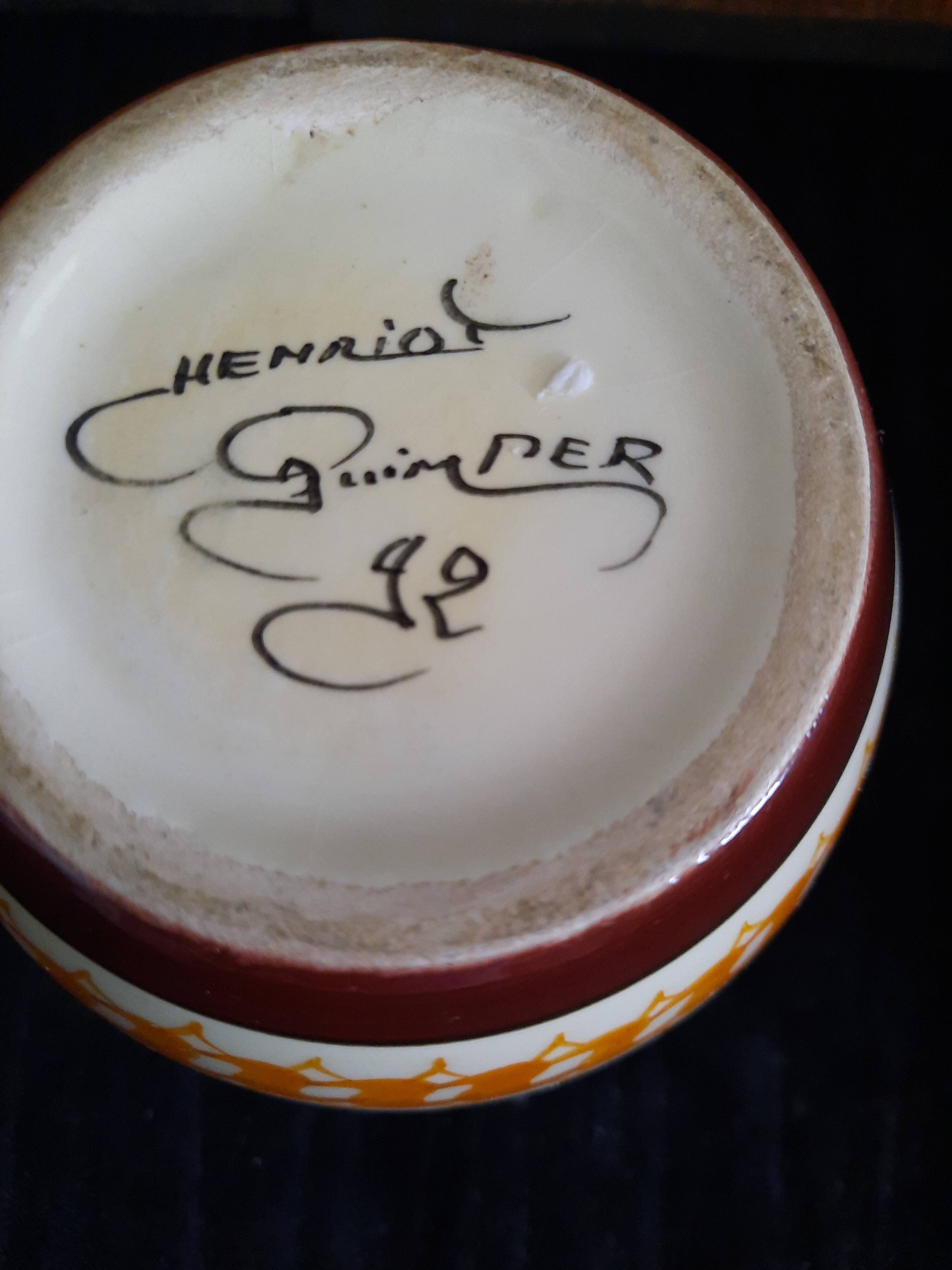 Vase, pique-fleurs en faïence de Henriot Quimper