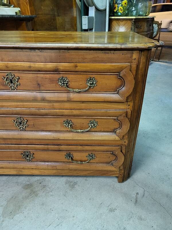 17th century cherry wood 3-drawer chest of drawers
