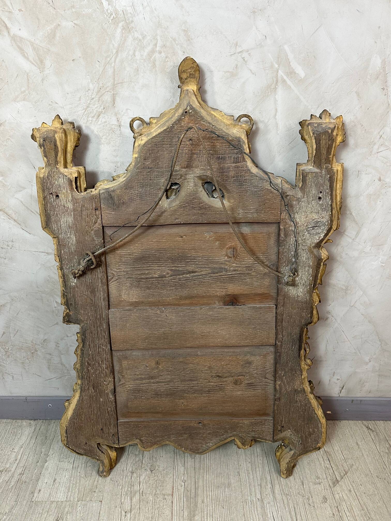 18th century giltwood mirror