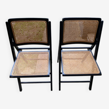 2 chaises pliantes en cannages  et bois