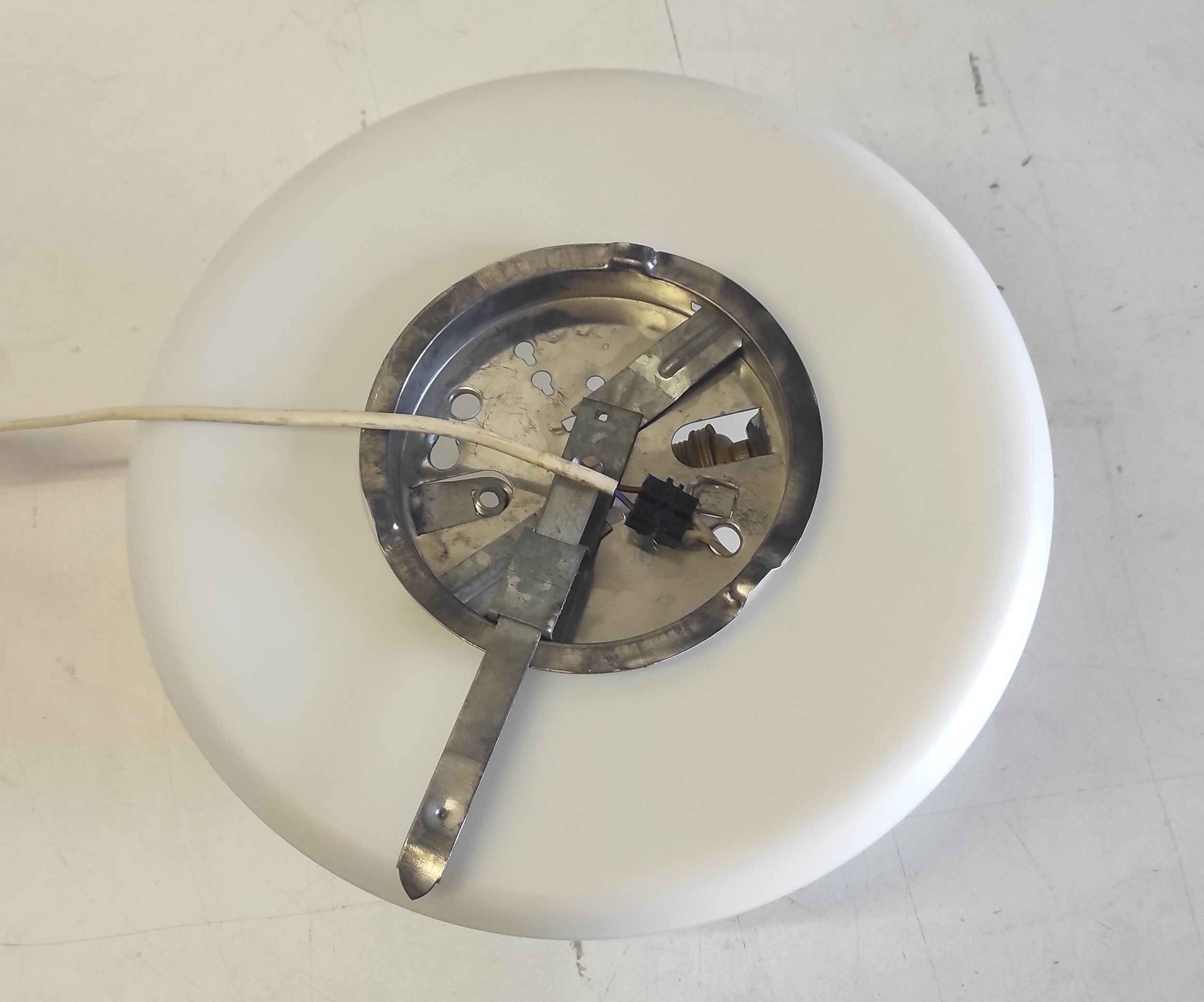 Plafonnier applique en verre blanc sablé diam. 30 cm– années 60/70