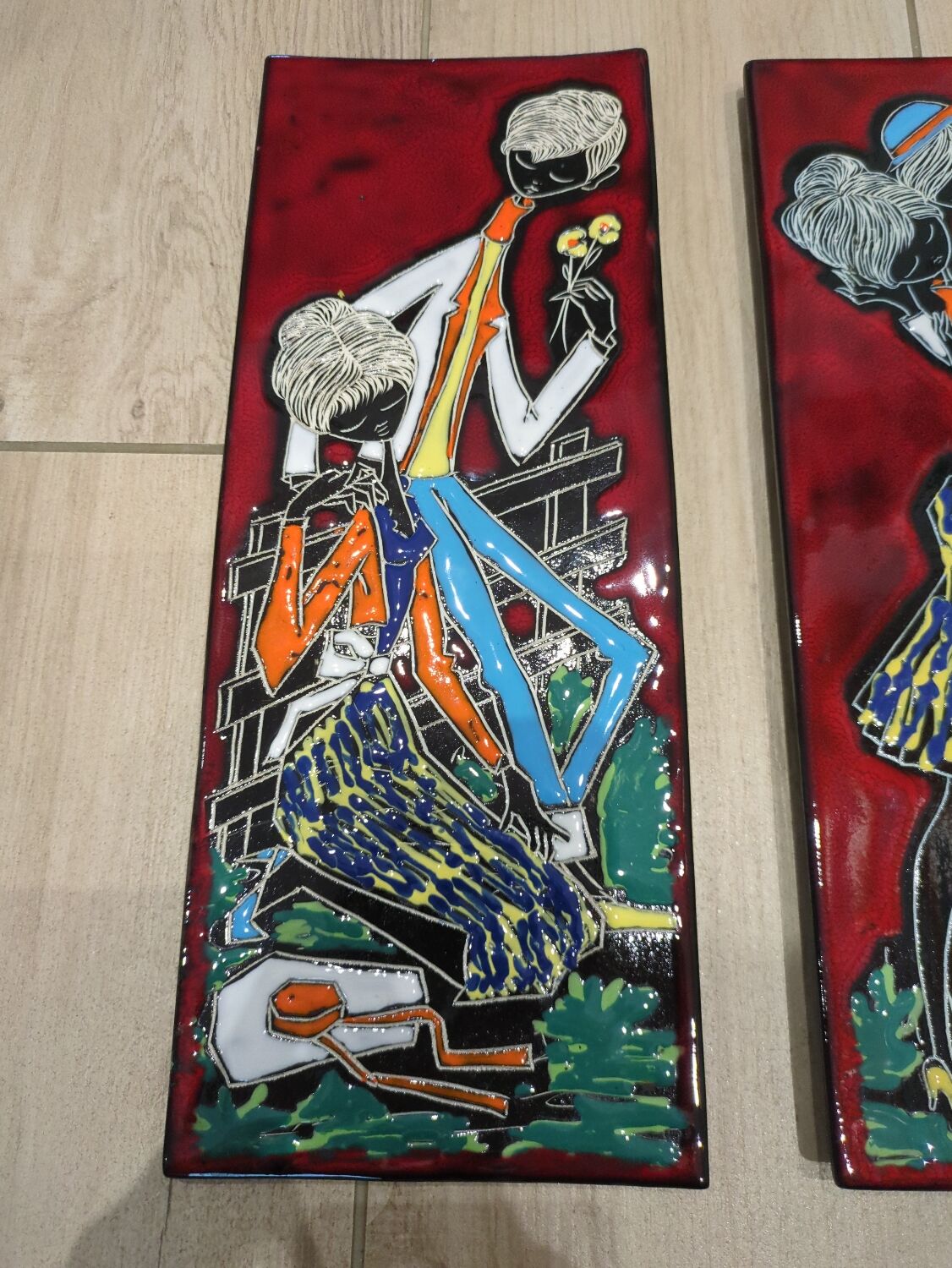 Set of 2 vintage wall decoration ceramics