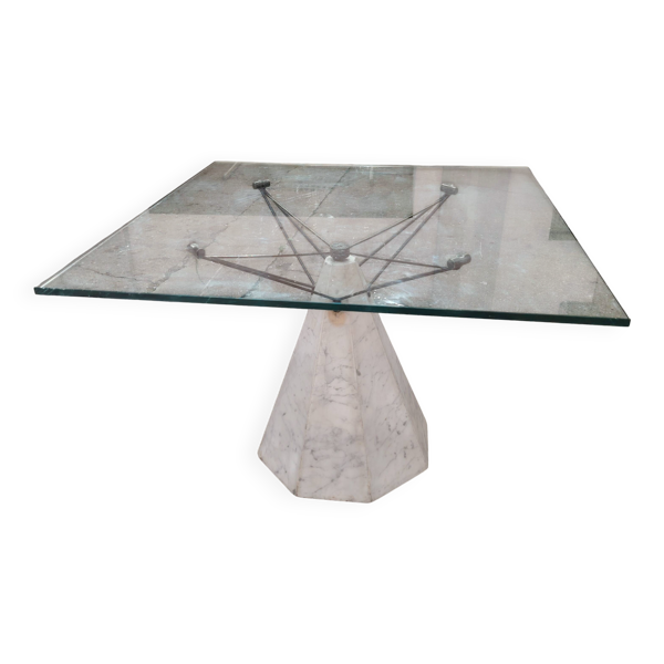 table année 80 piètement marbre et acier et plateau en verre carré — Beyit
