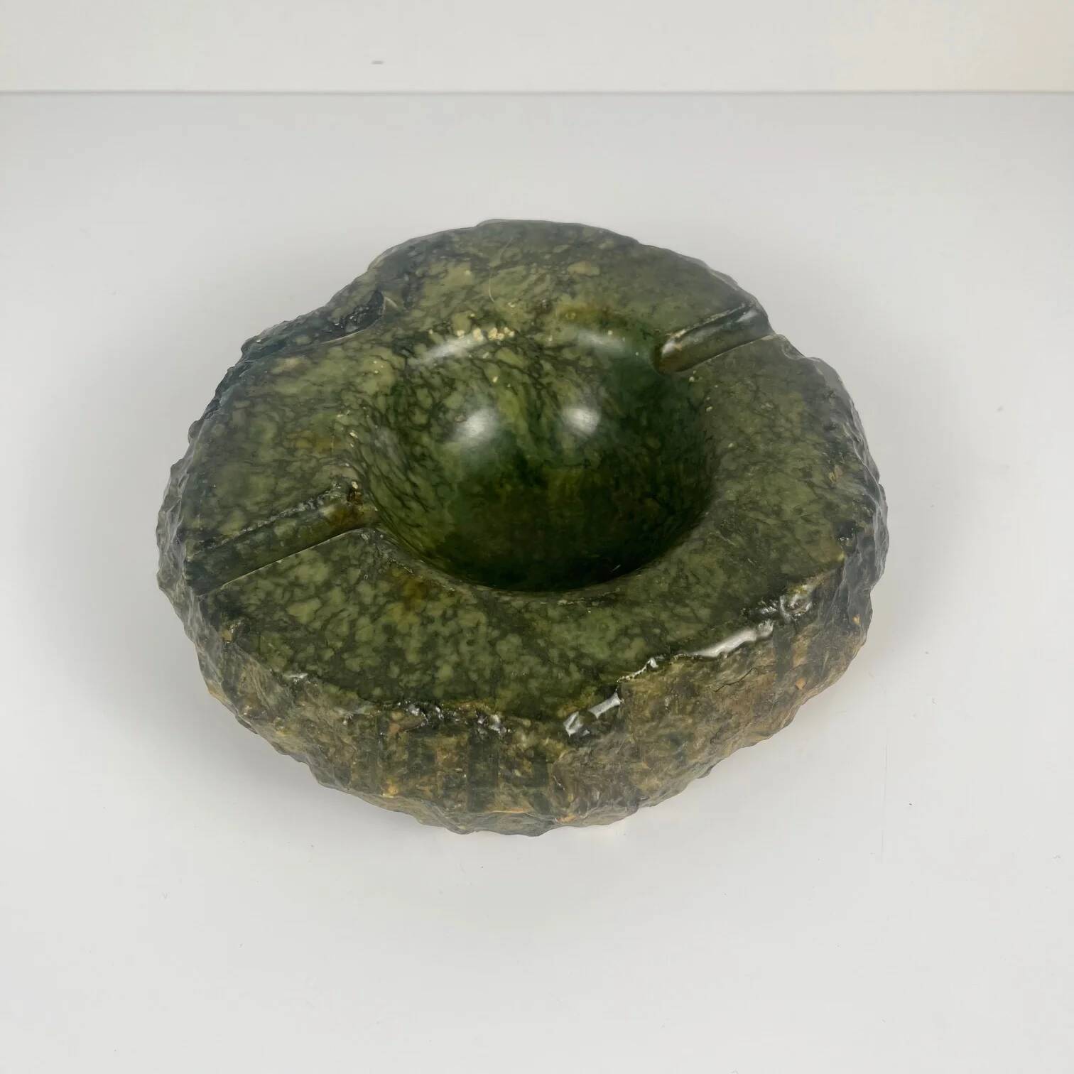Impressive green alabaster ashtray, Italy, 1970.