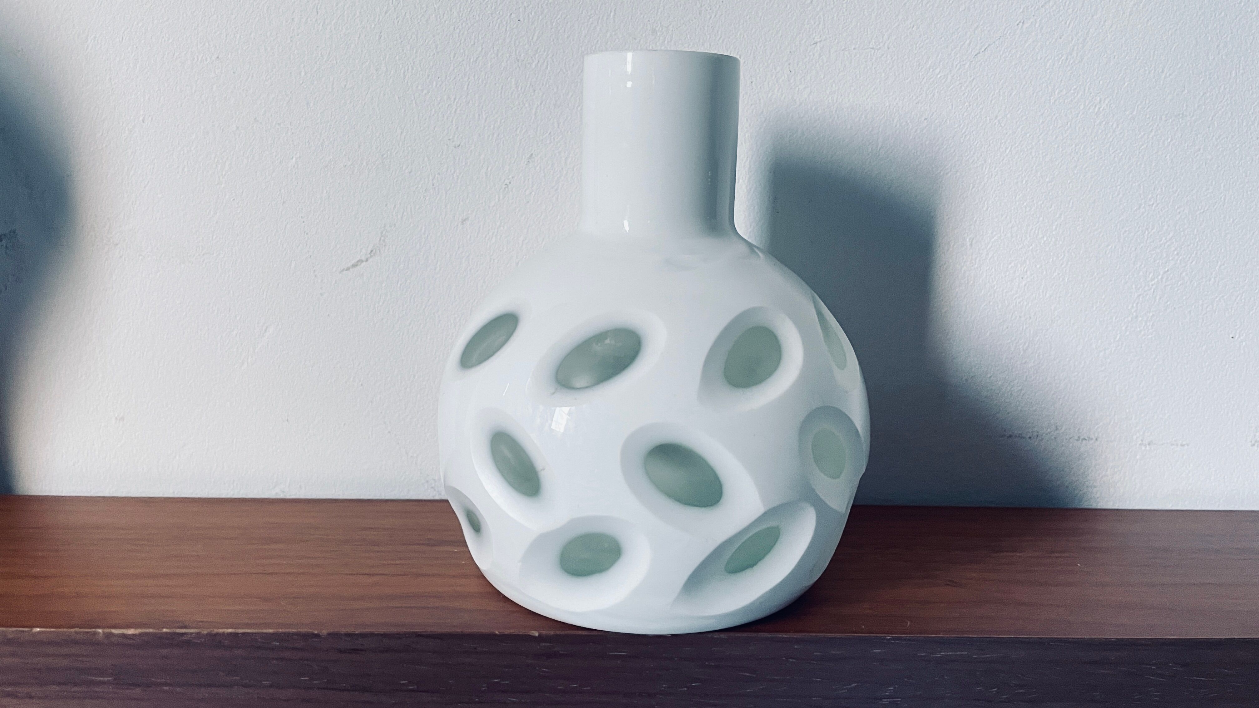 Thick glass paste vase