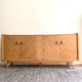 Sideboard with compass feet
