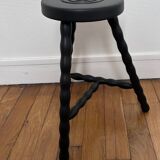 Tripod stool with spool legs