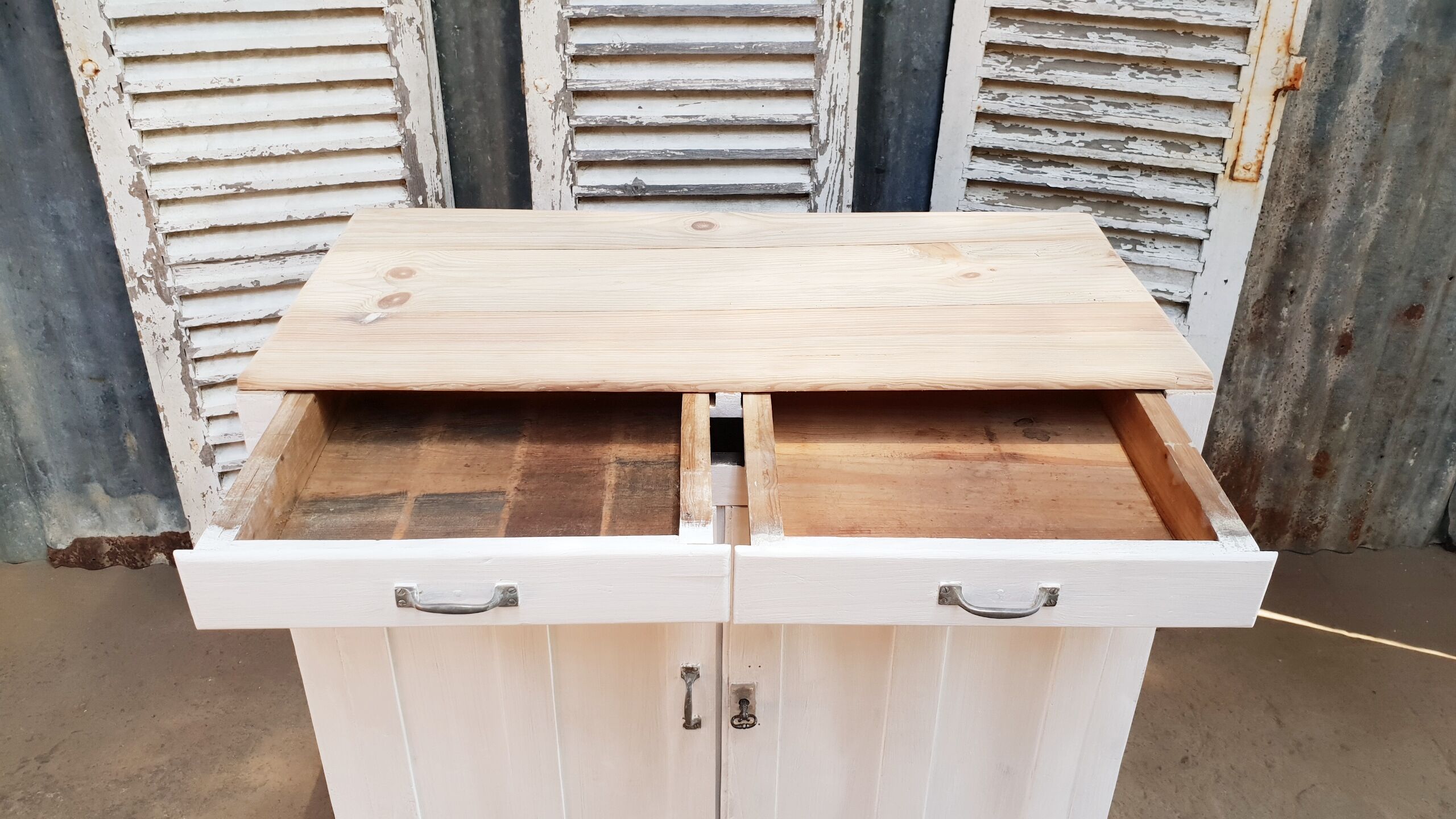 Buffet parisien vintage