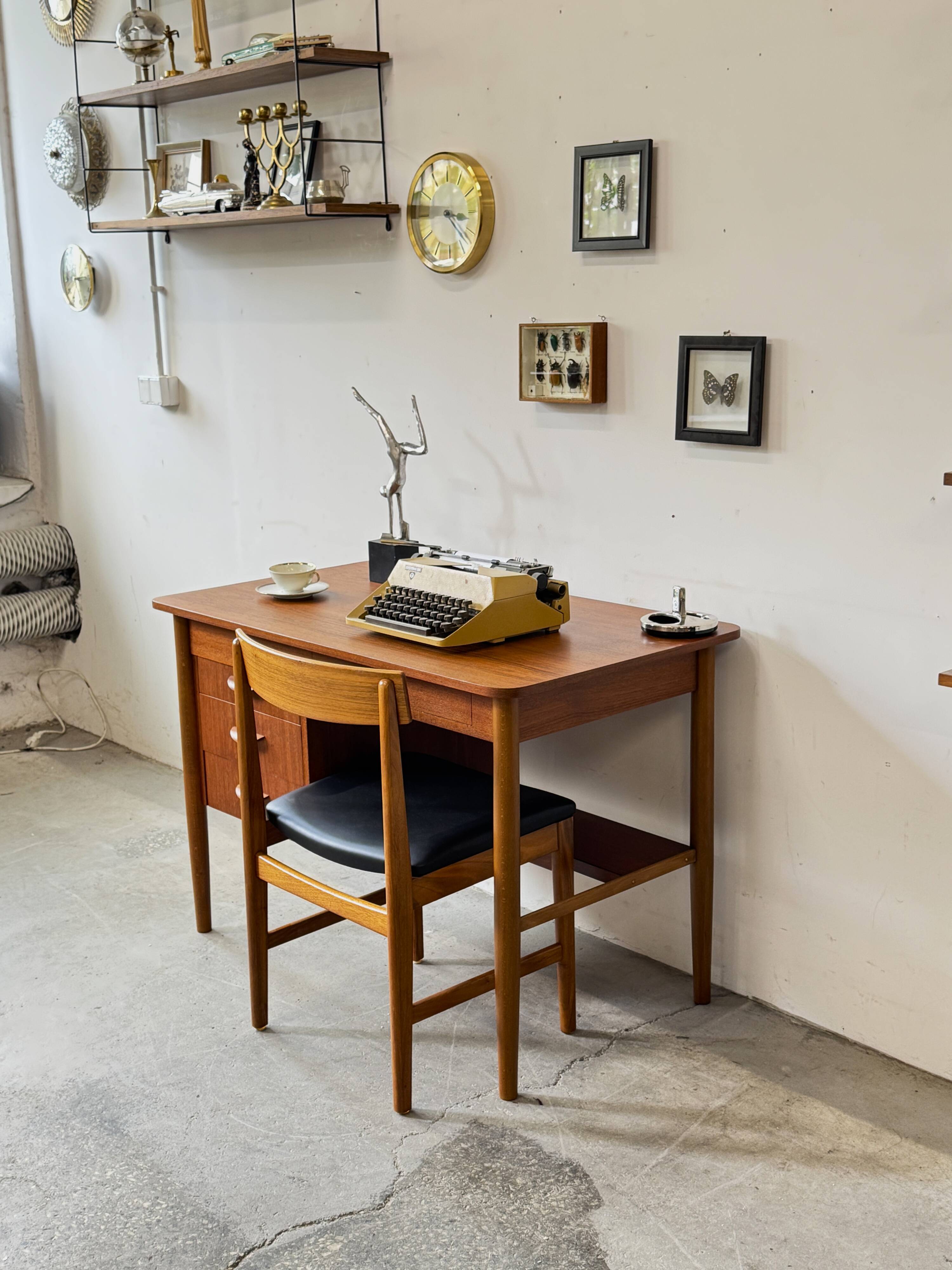 Teak Desk, Denmark 1960s/1970s, Vintage, Mid-C Modern