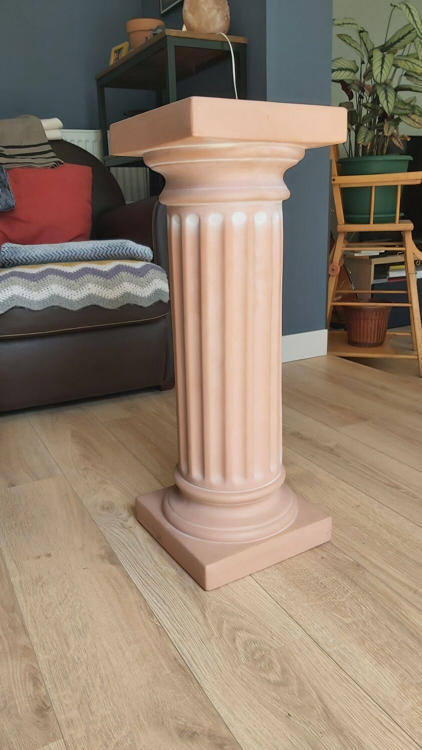 Pink plaster column