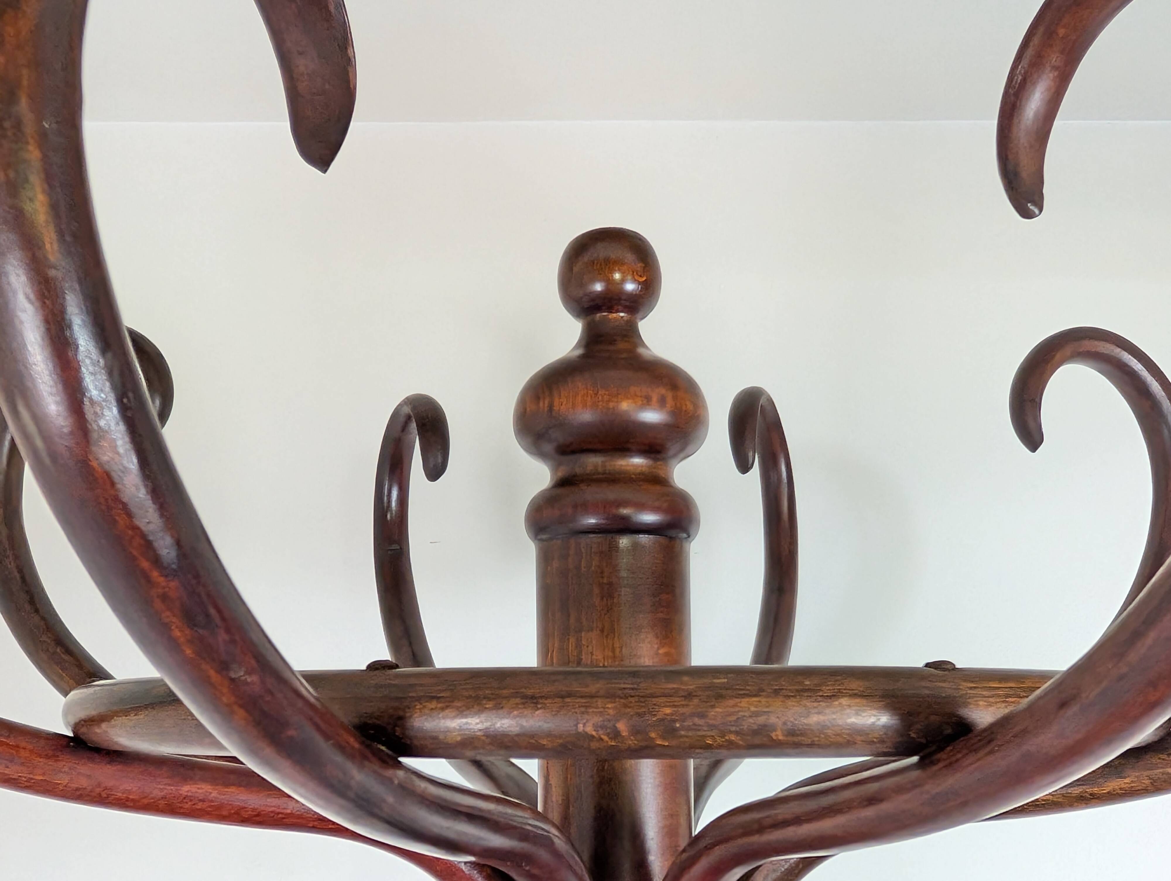 Fischel parrot coat rack