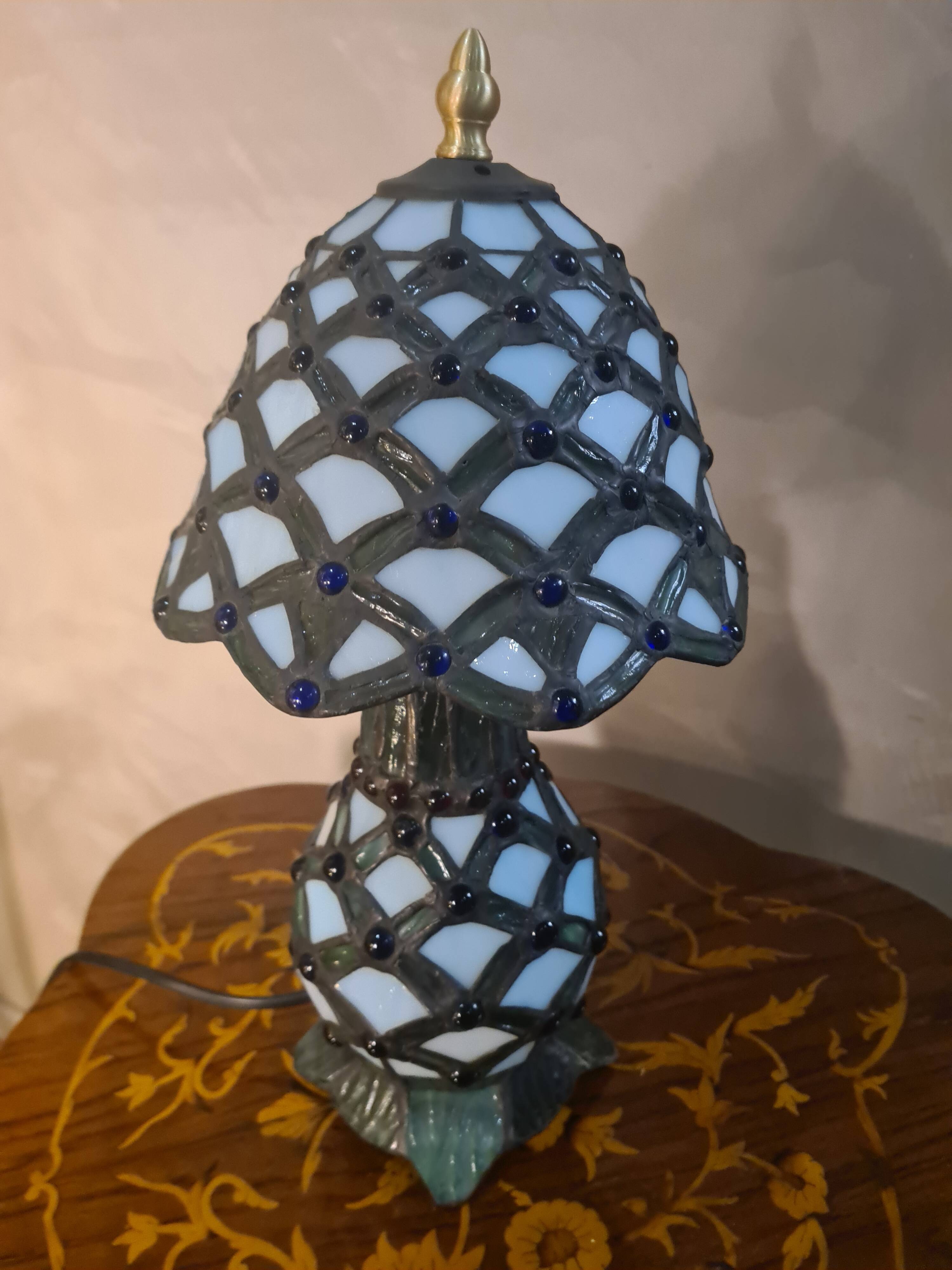 lamp with 2 lights, stained glass, handmade lead solder, Tiffany style