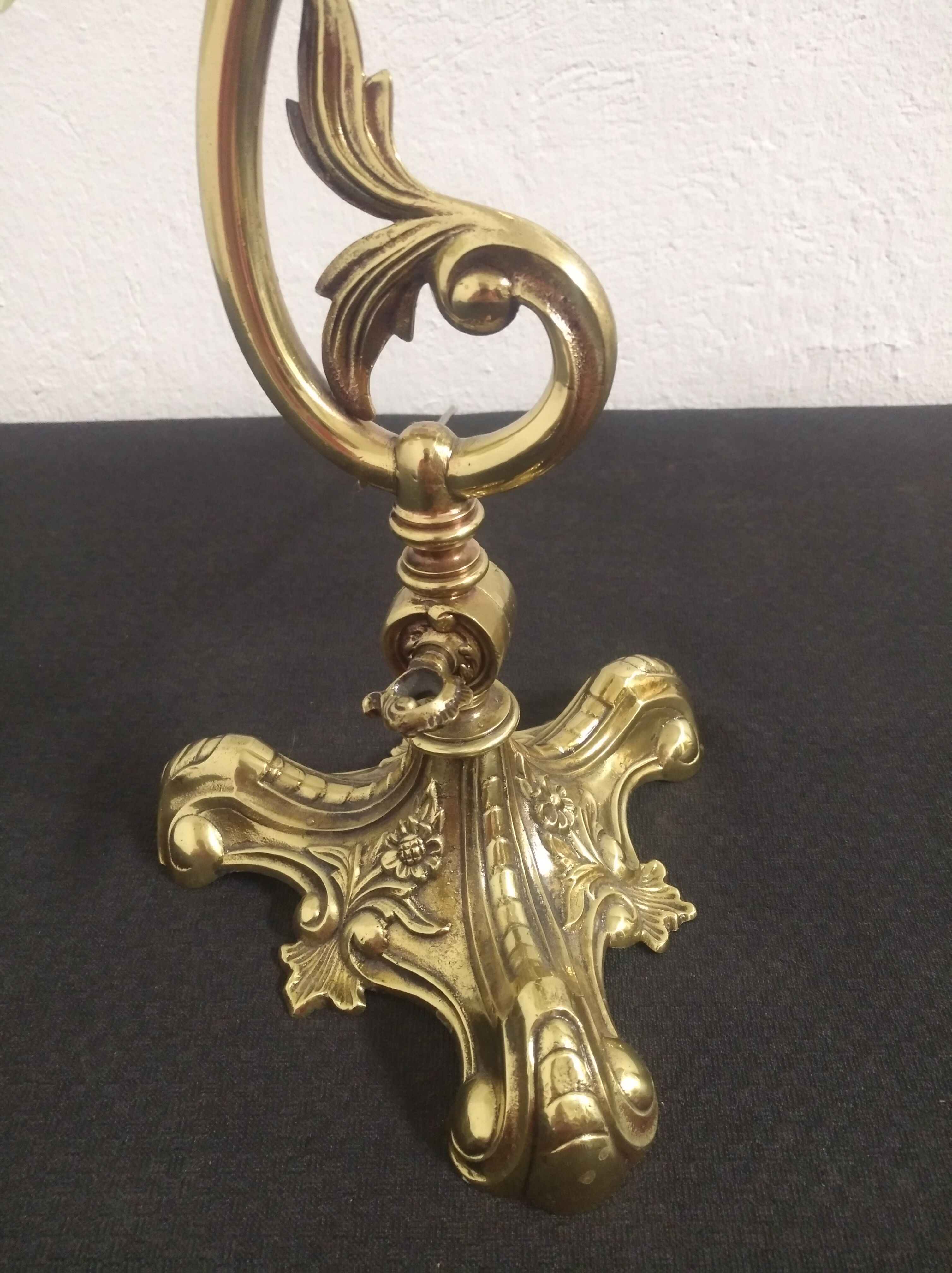 Bronze Art Nouveau lamp