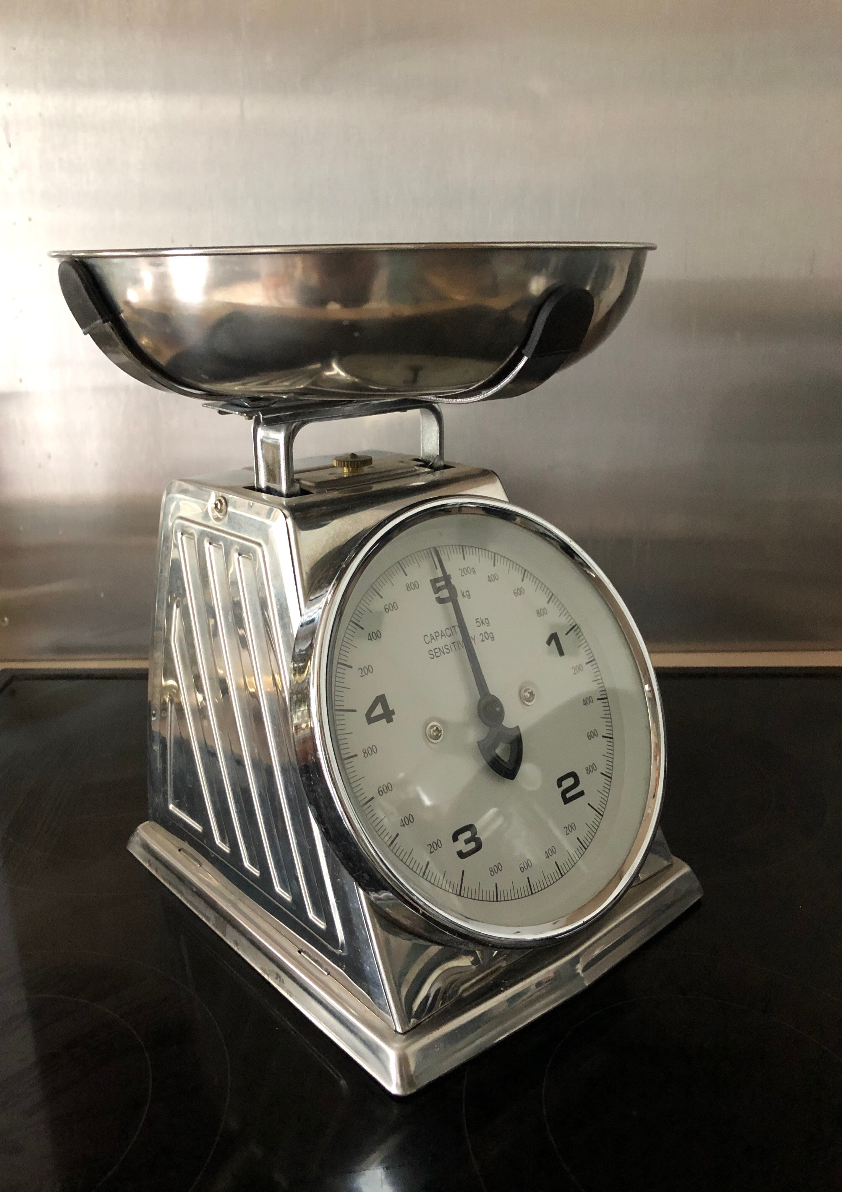 Vintage metal scale capacity 5 kg