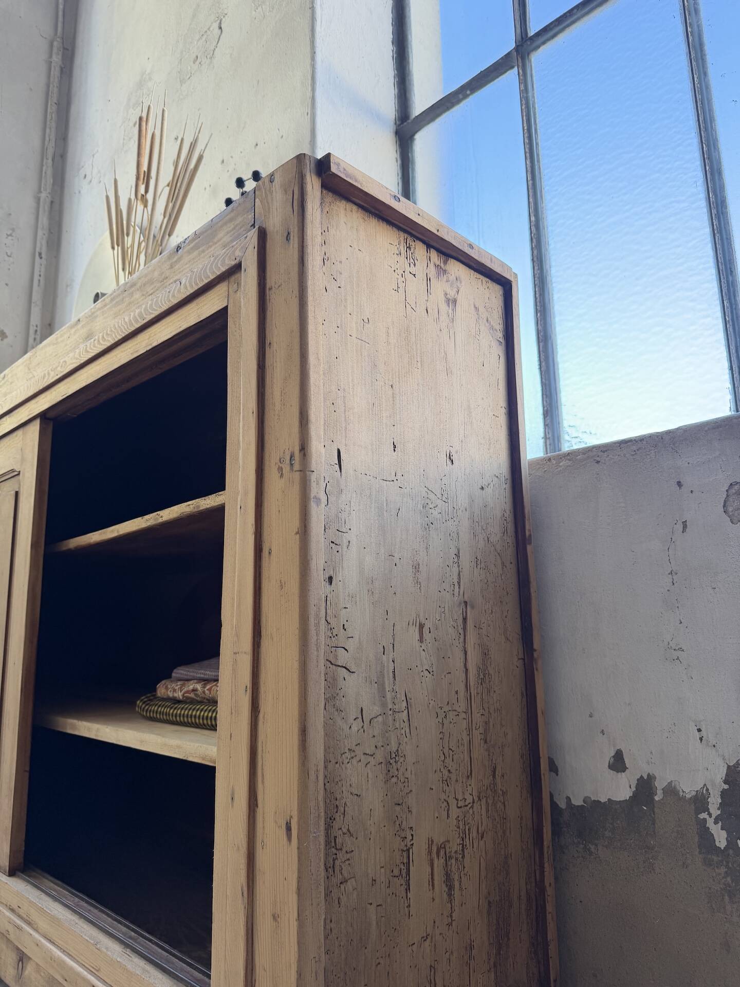Enfilade with sliding doors from the 1950s