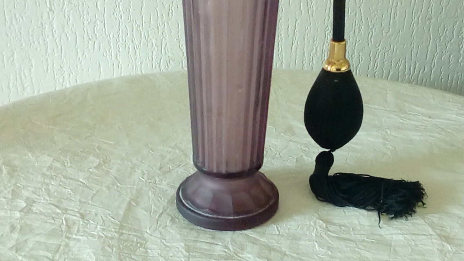 Glass perfume vaporizer molded press