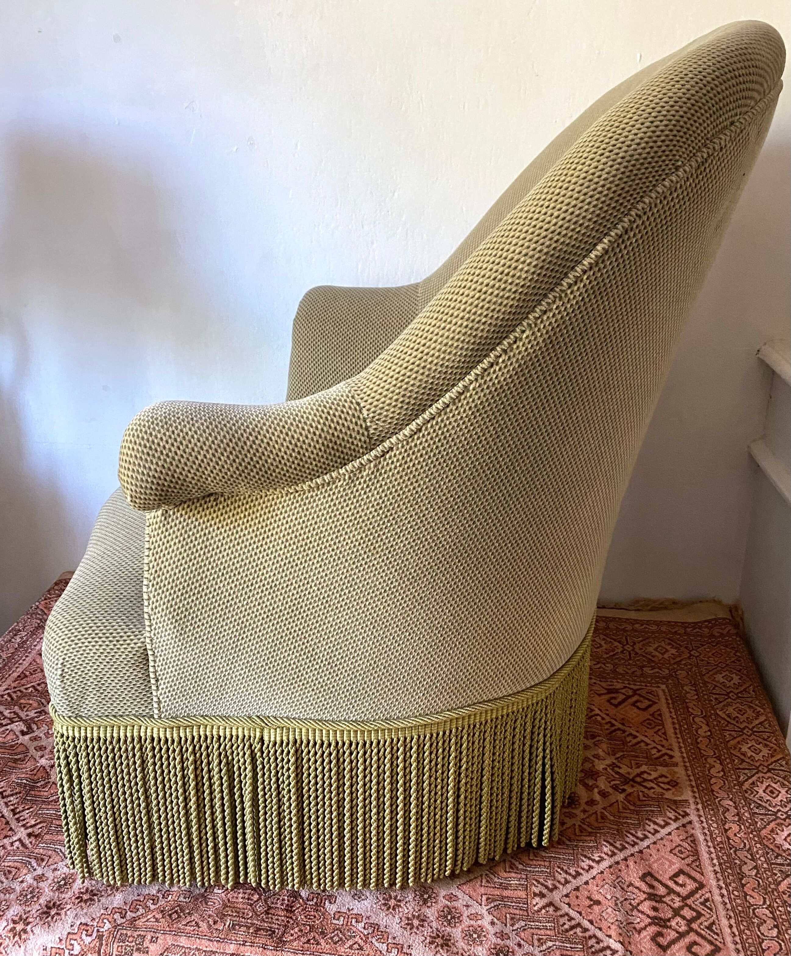 Velvet toad armchair like new