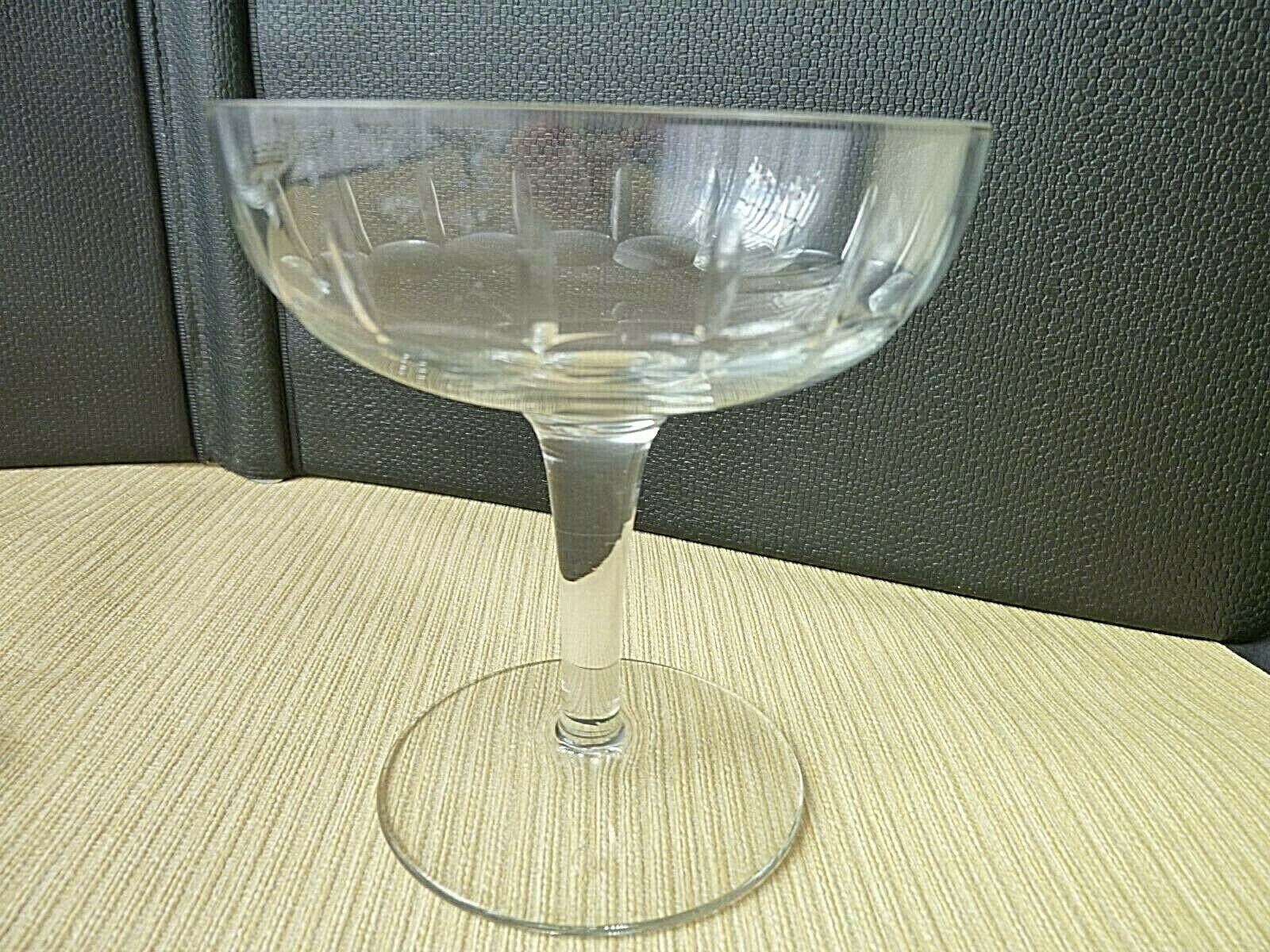 Set of 6 pretty champagne glasses made of grinded glass