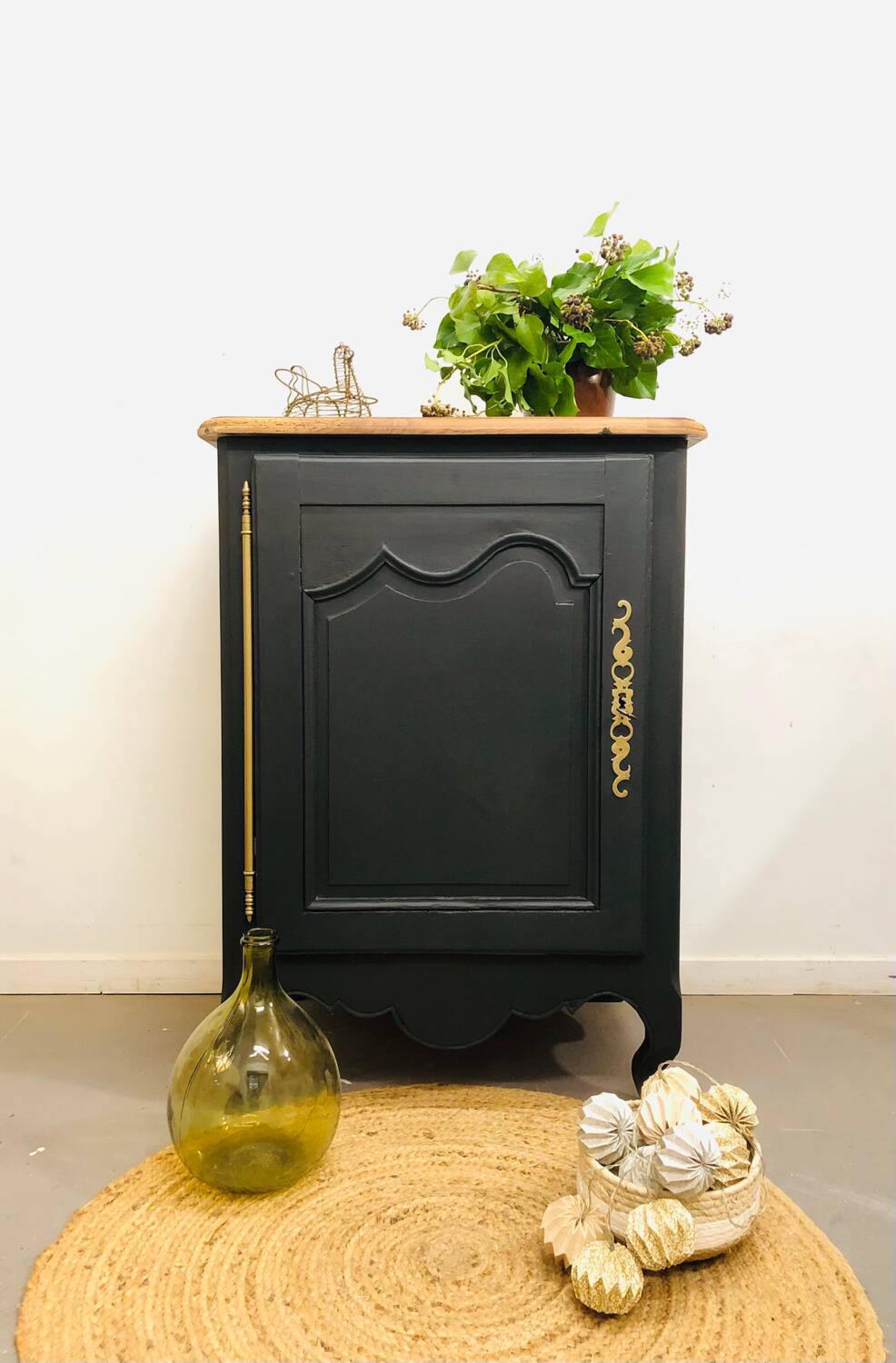 Confiturier en noyer massif