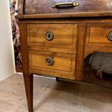 Bureau à cylindre de centre en noyer, époque Louis XVI