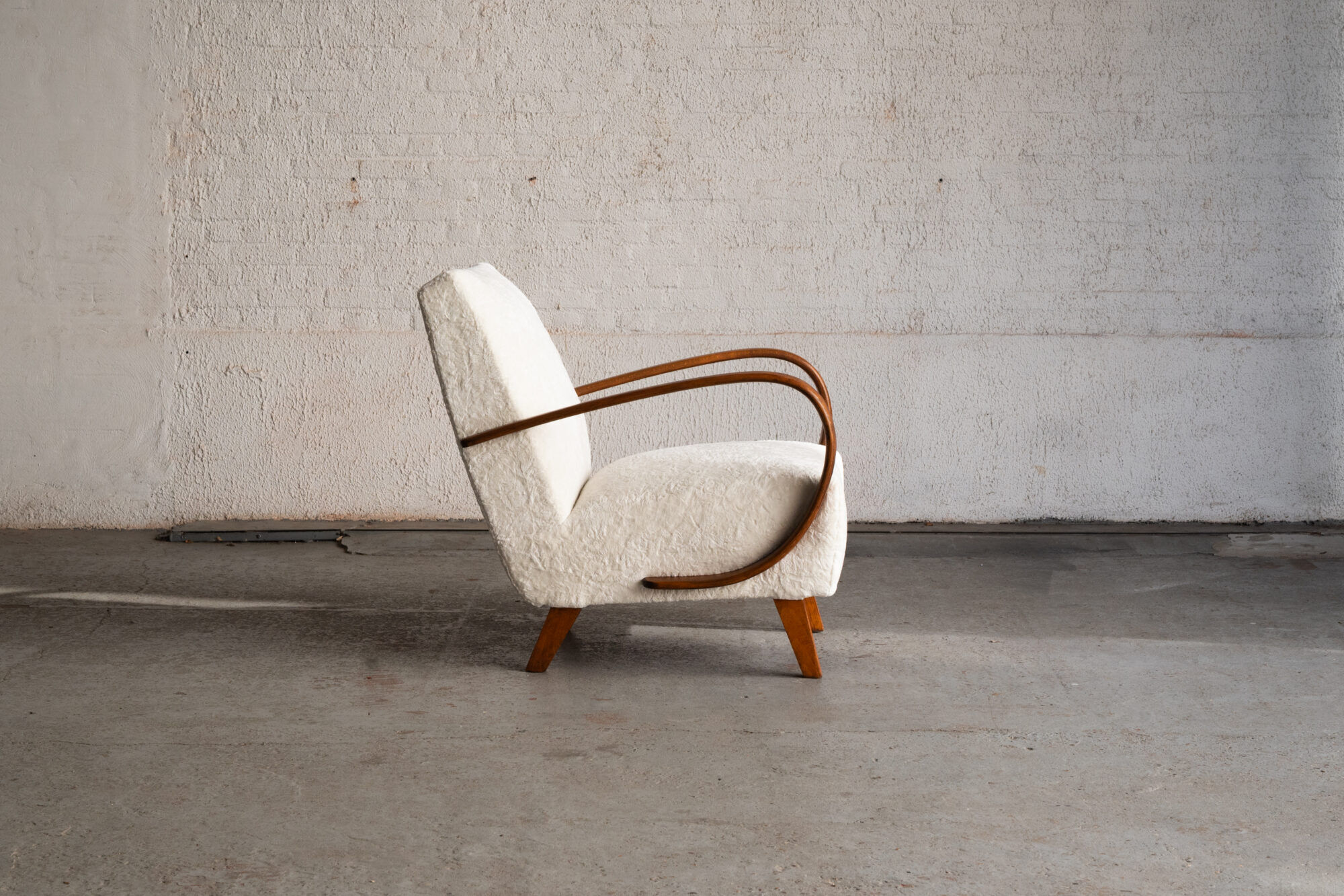 Fauteuil lounge par Jindrich Halabala, années 1940