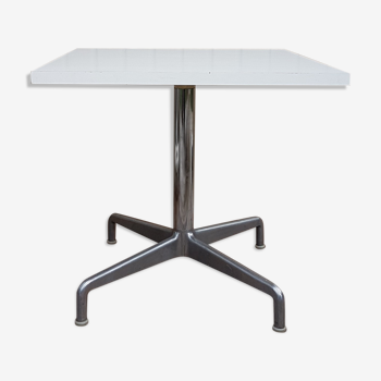 Piretti table